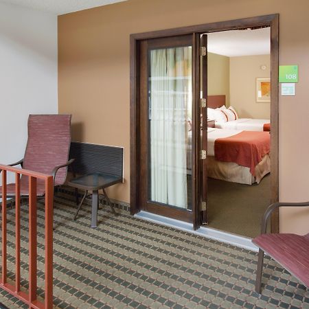 Doubletree By Hilton Austin, Mn Hotel Buitenkant foto