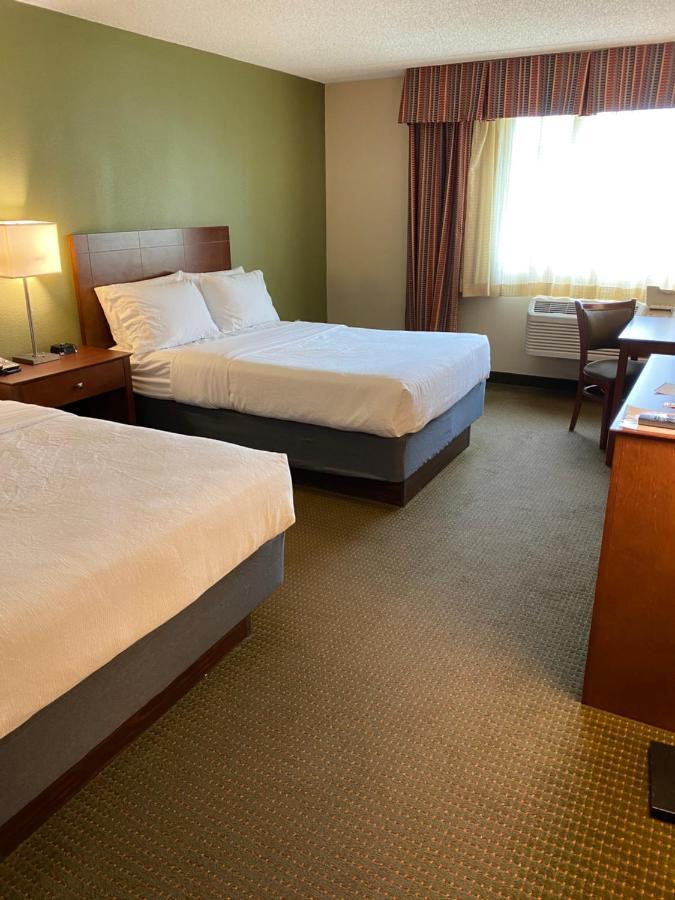 Doubletree By Hilton Austin, Mn Hotel Buitenkant foto