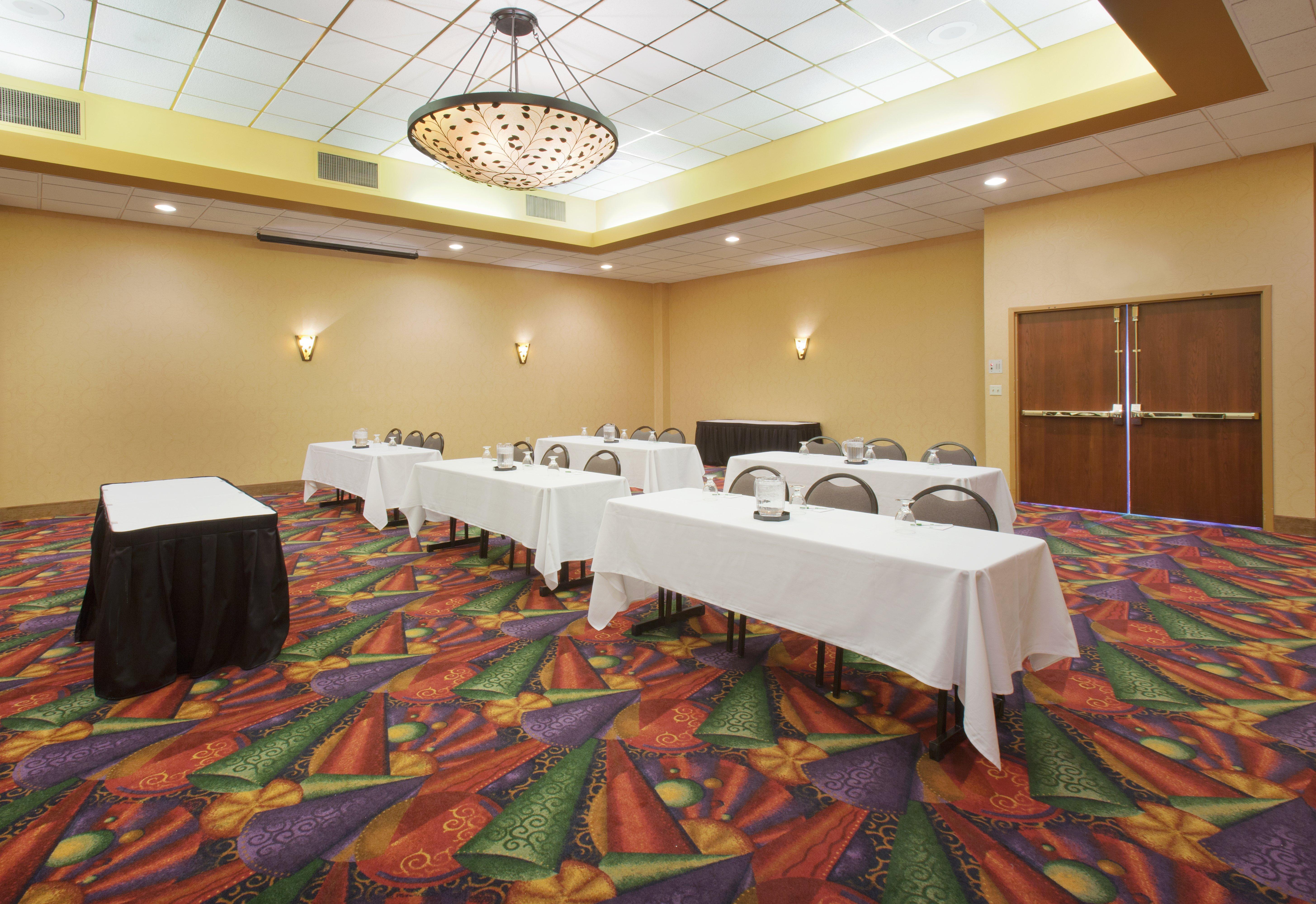 Doubletree By Hilton Austin, Mn Hotel Buitenkant foto