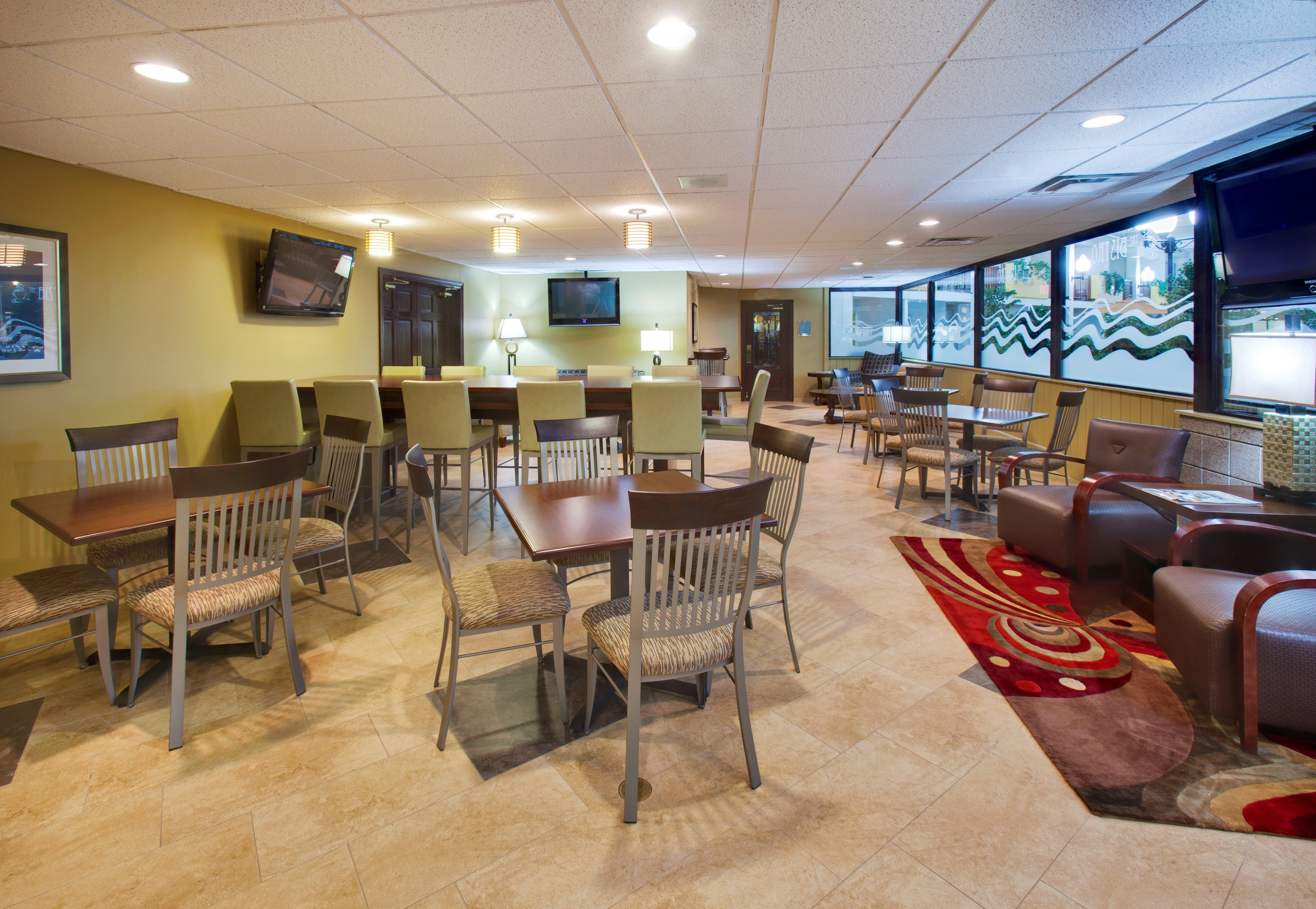 Doubletree By Hilton Austin, Mn Hotel Buitenkant foto