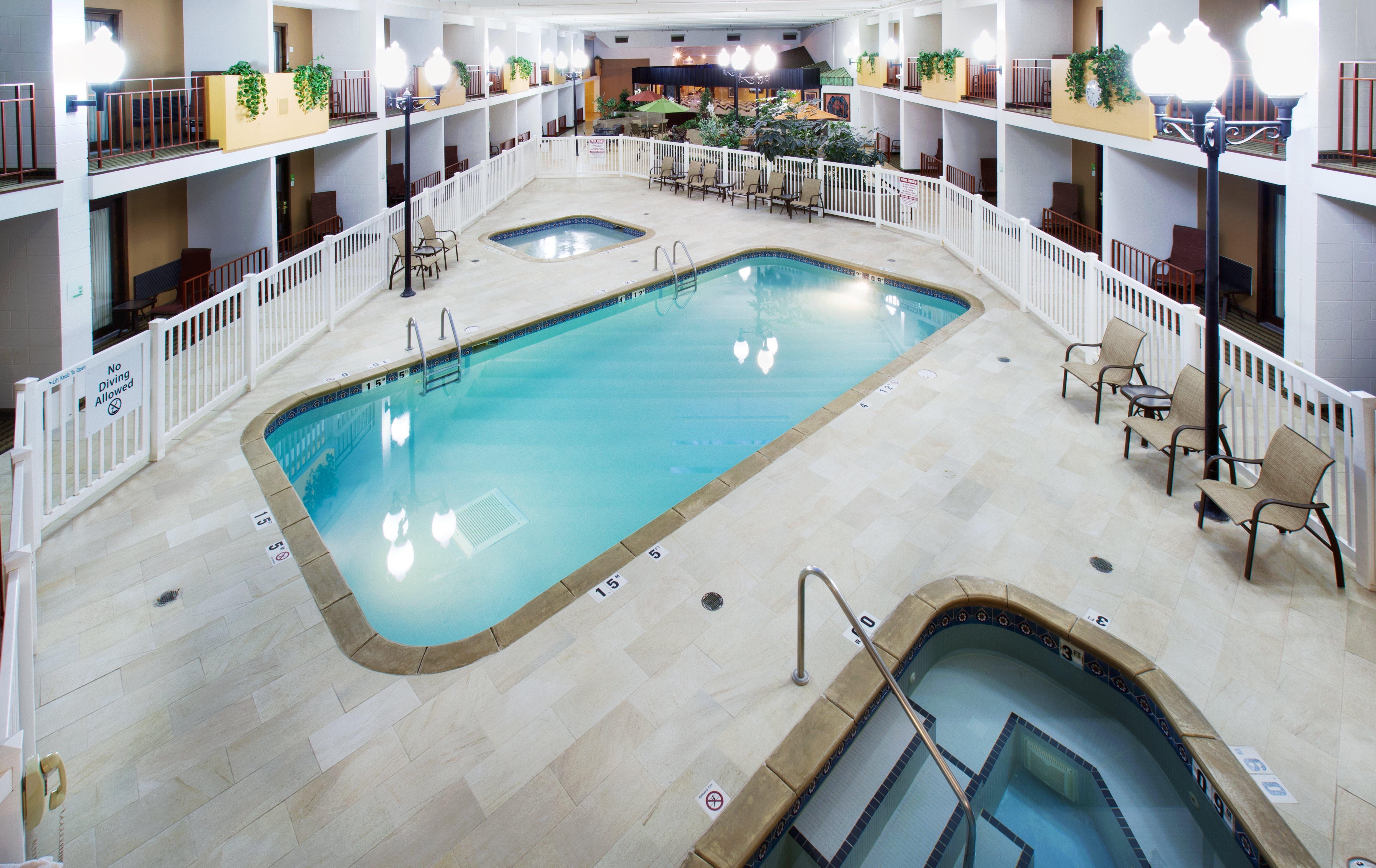 Doubletree By Hilton Austin, Mn Hotel Buitenkant foto