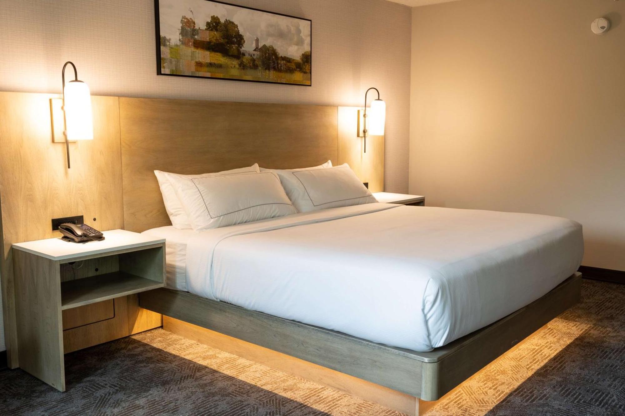 Doubletree By Hilton Austin, Mn Hotel Buitenkant foto